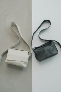 【お届け最短】BOXタイプのボディショルダーBAG