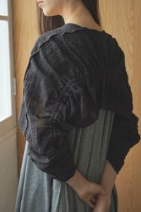 透かしジャガードボレロ