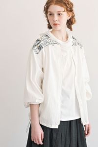 ショルダー刺繍ブルゾン