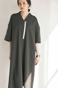 デコルテワンピース