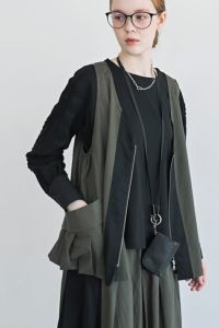ジップアップライトベスト