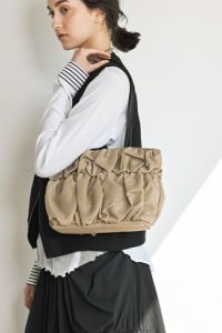 【お届け最短5日】持ち手カラーがおしゃれなナイロンショルダーBag