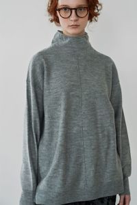 圧縮ハイネックプルオーバー